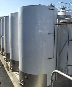 sidebar-tanks Insulated wine storage tanks with PolarClad tank insulation system for stable temperature control