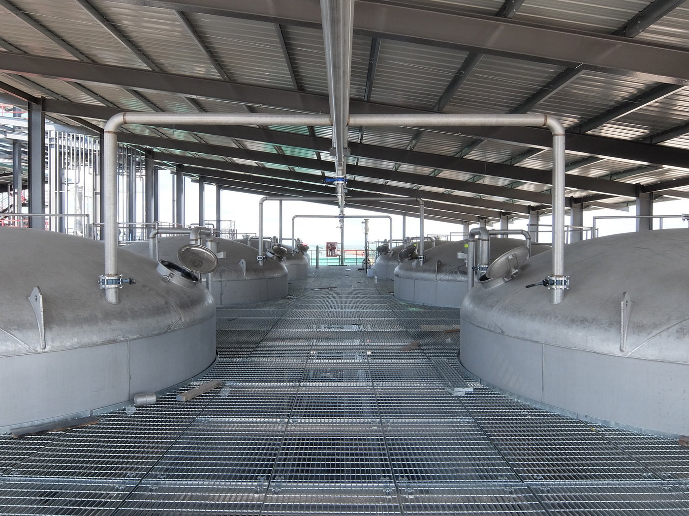 Distillation and CO2 recovery equipment, essential for biogas and wine production